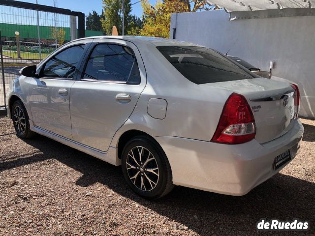 Toyota Etios Usado en Mendoza, deRuedas