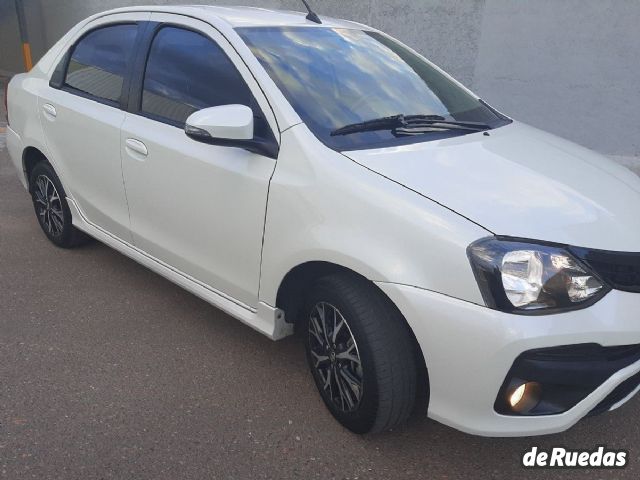 Toyota Etios Usado en Mendoza, deRuedas
