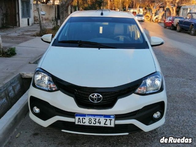 Toyota Etios Usado en Mendoza, deRuedas