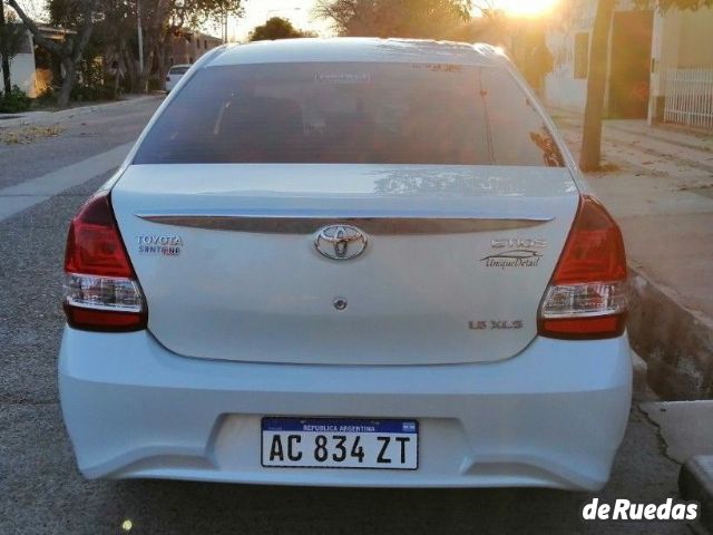 Toyota Etios Usado en Mendoza, deRuedas