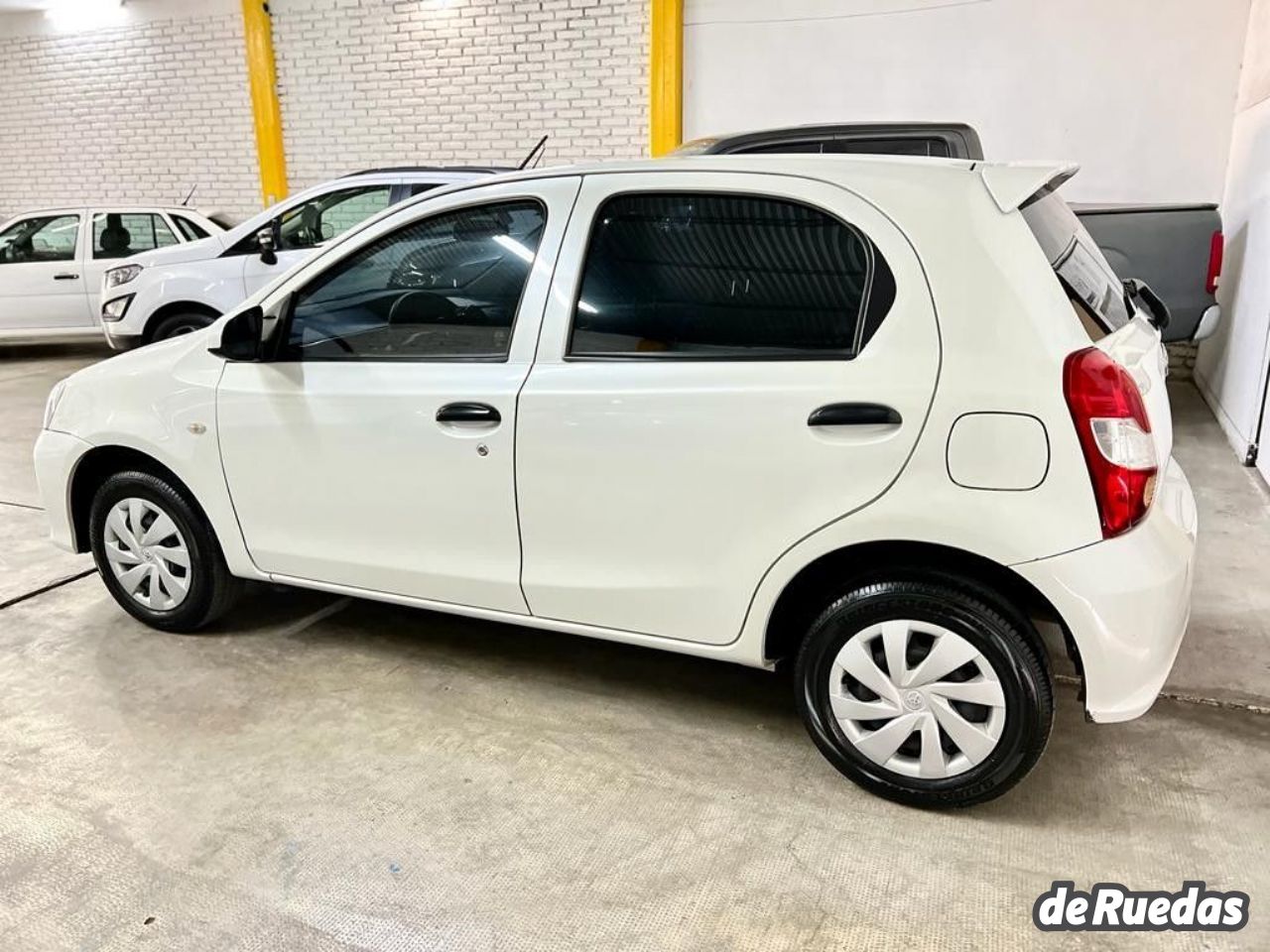 Toyota Etios Usado en San Juan, deRuedas