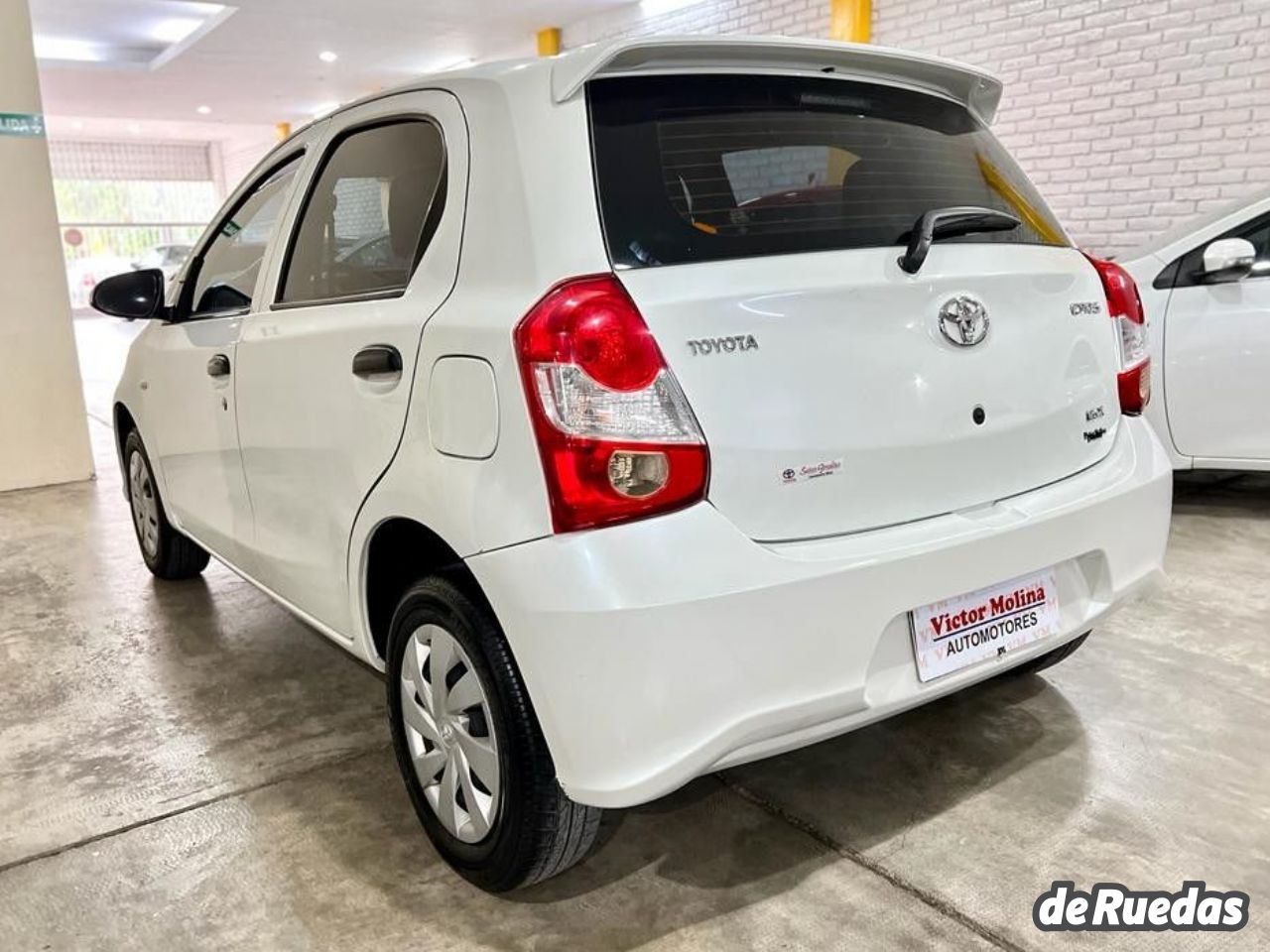 Toyota Etios Usado en San Juan, deRuedas