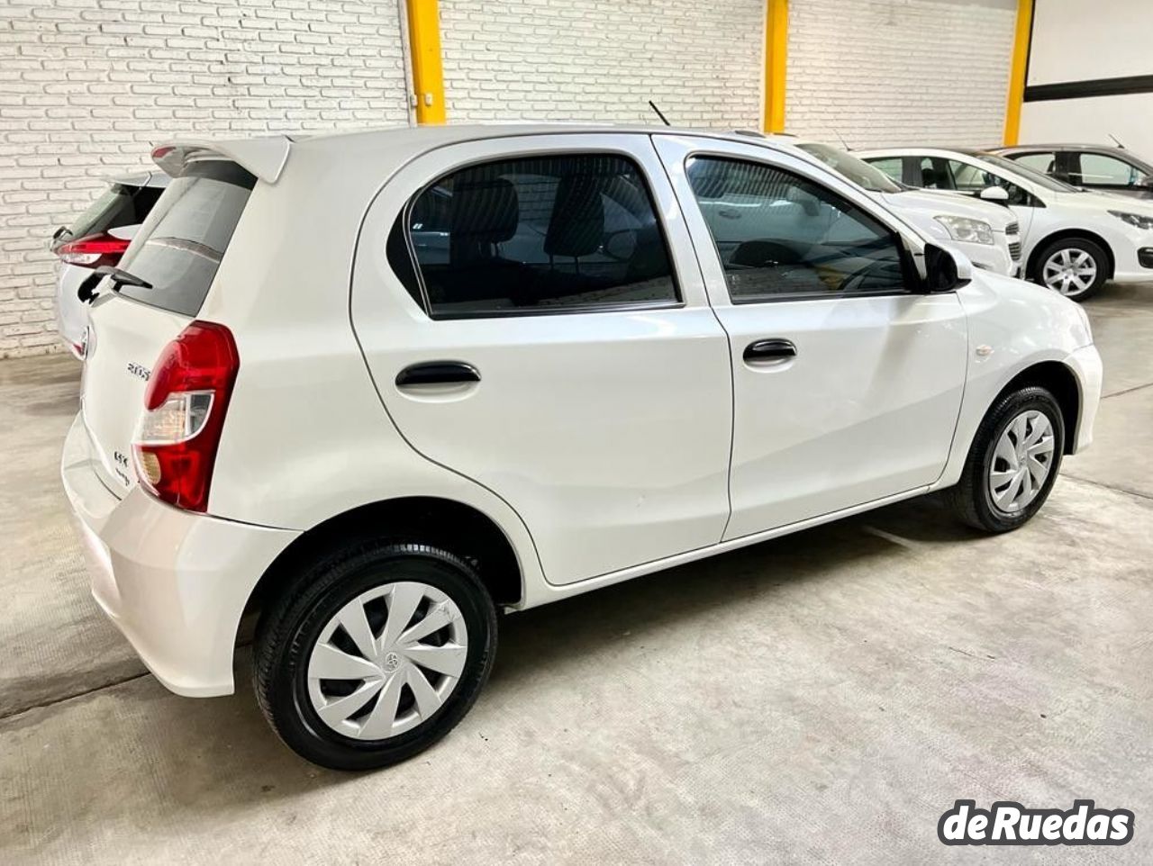 Toyota Etios Usado en San Juan, deRuedas