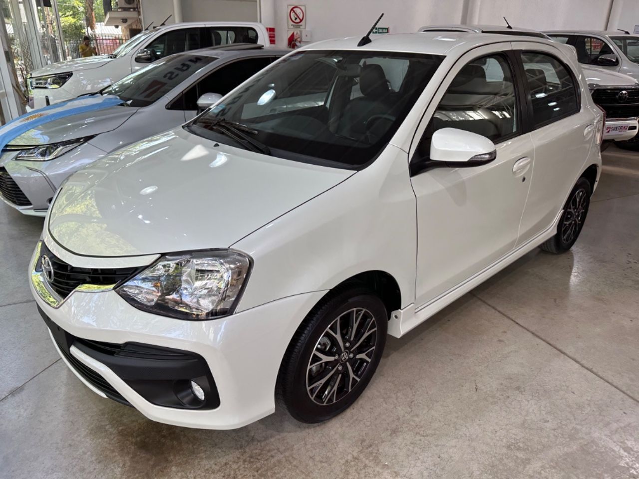 Toyota Etios Usado en Mendoza, deRuedas