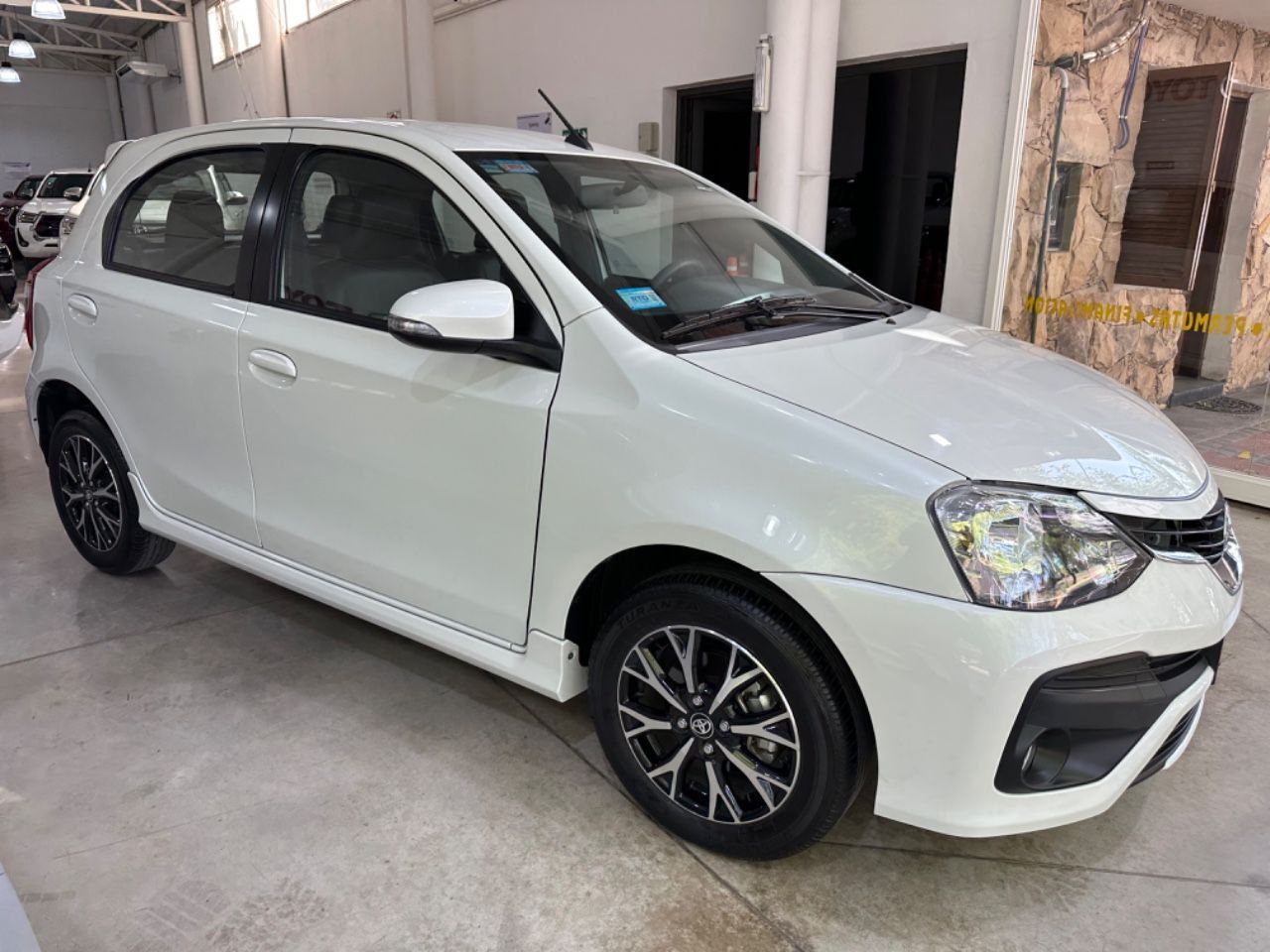 Toyota Etios Usado en Mendoza, deRuedas