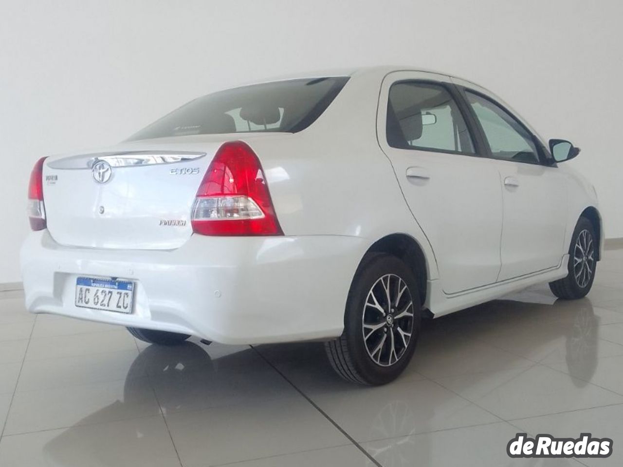 Toyota Etios Usado en Mendoza, deRuedas