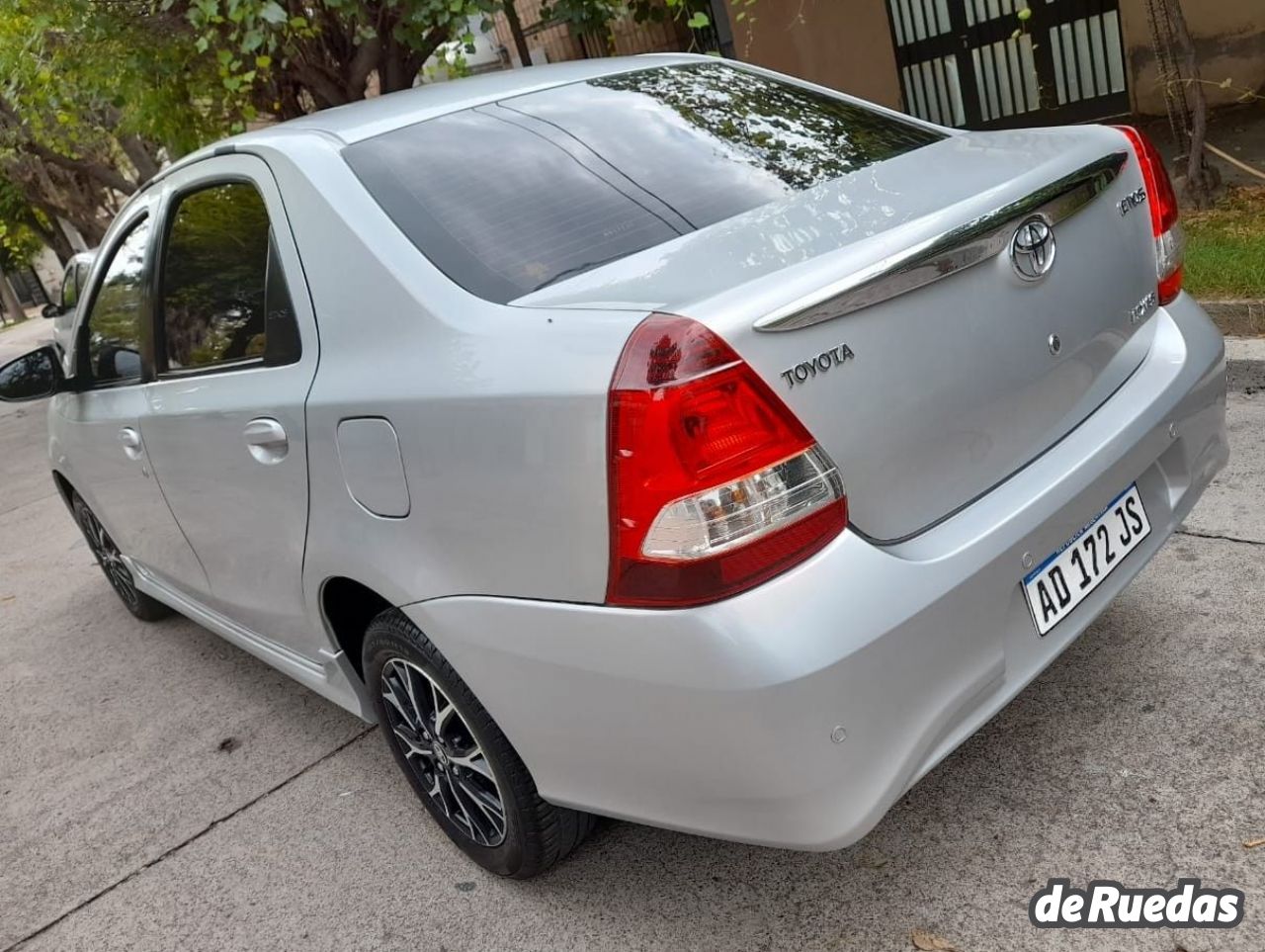 Toyota Etios Usado en Mendoza, deRuedas