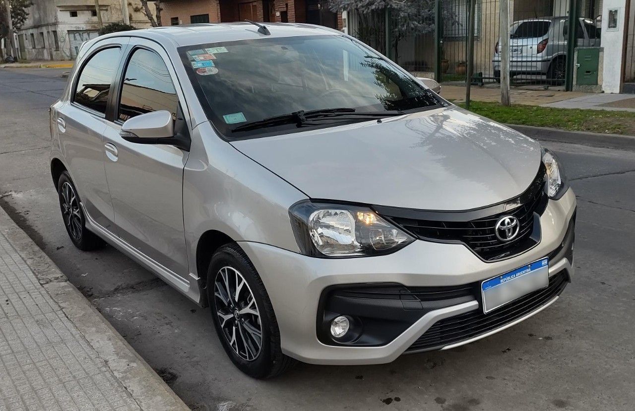 Toyota Etios Usado en Buenos Aires, deRuedas