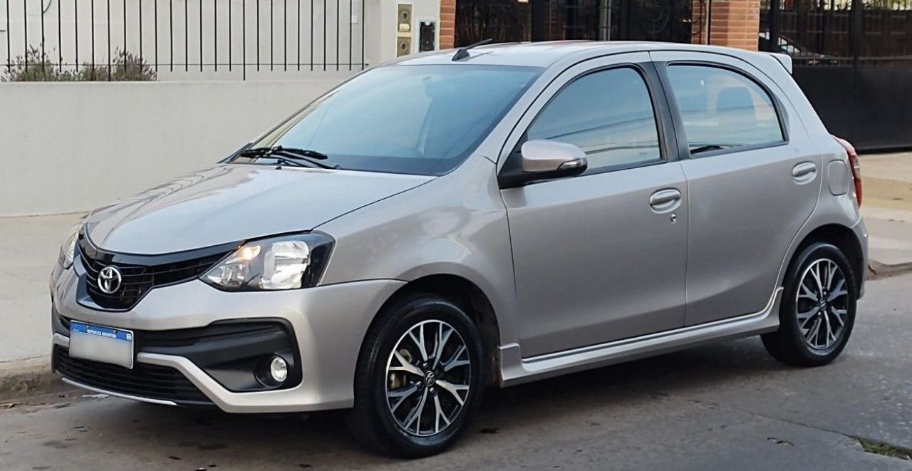 Toyota Etios Usado en Buenos Aires, deRuedas