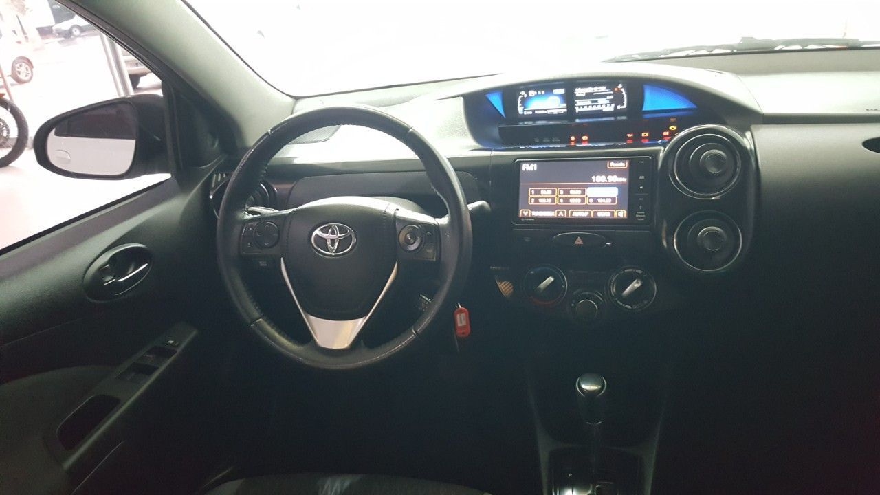 Toyota Etios Usado en Mendoza, deRuedas