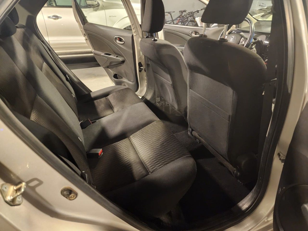 Toyota Etios Usado en Mendoza, deRuedas