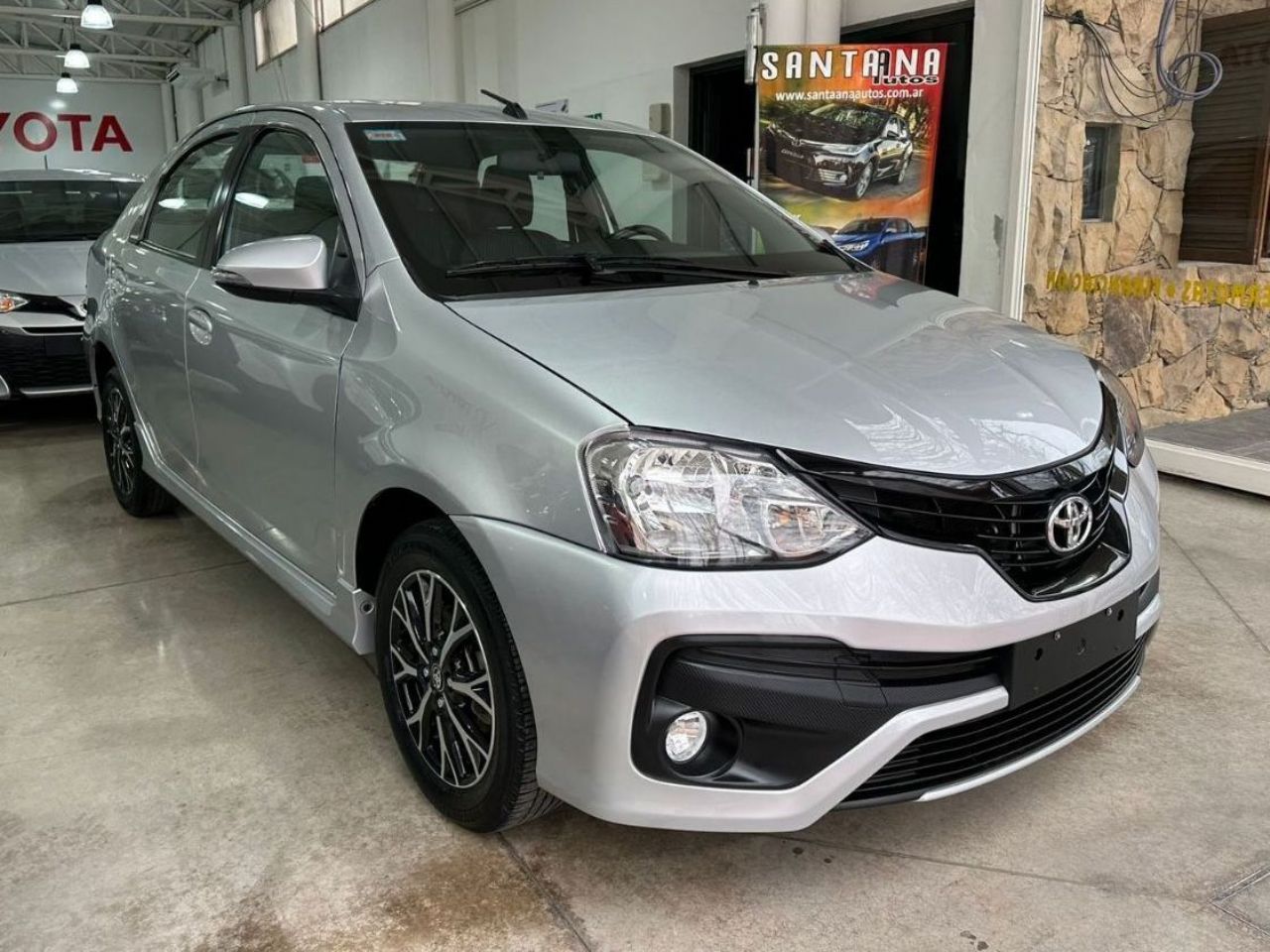 Toyota Etios Usado en Mendoza, deRuedas