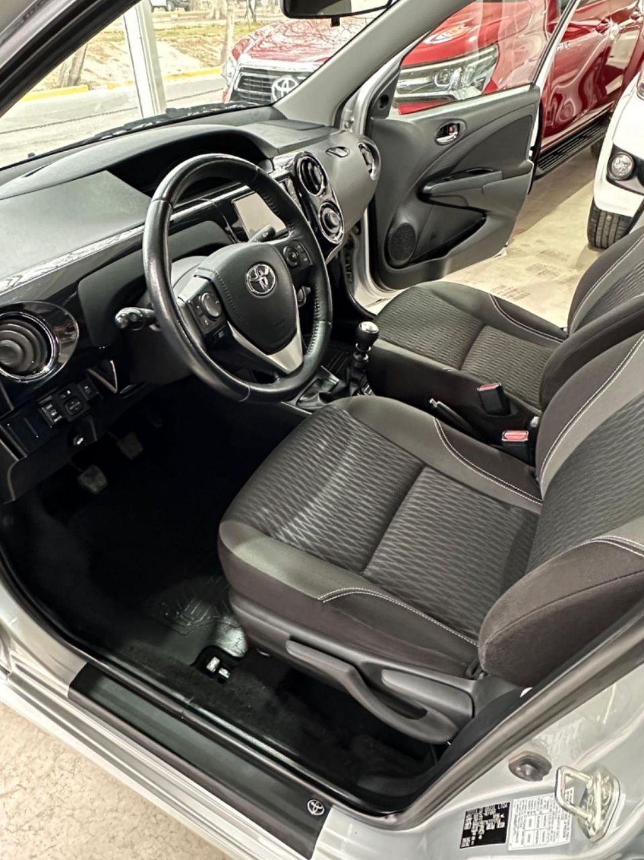 Toyota Etios Usado en Mendoza, deRuedas