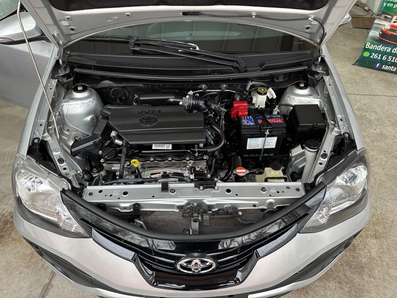 Toyota Etios Usado en Mendoza, deRuedas
