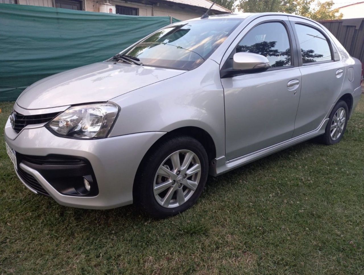 Toyota Etios Usado en Mendoza, deRuedas