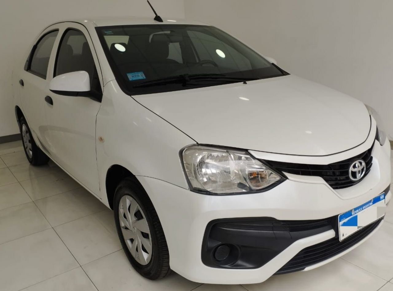 Toyota Etios Usado en Mendoza, deRuedas