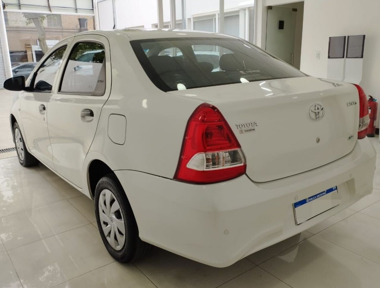 Toyota Etios Usado en Mendoza, deRuedas