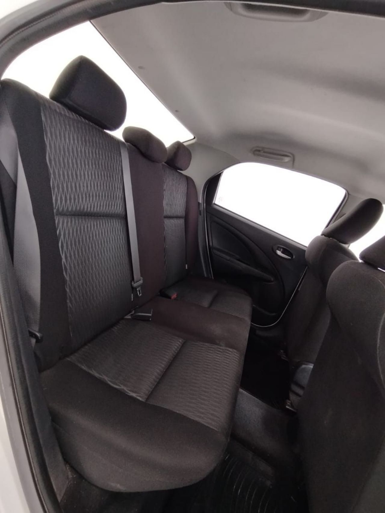 Toyota Etios Usado en Mendoza, deRuedas