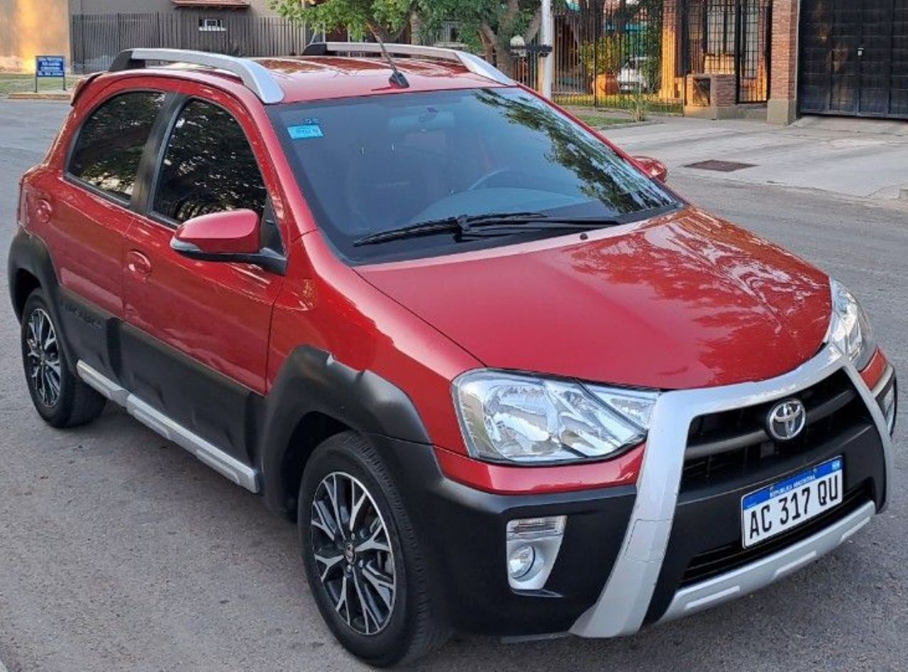Toyota Etios Usado en Mendoza, deRuedas