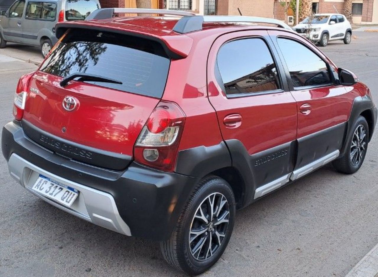 Toyota Etios Usado en Mendoza, deRuedas