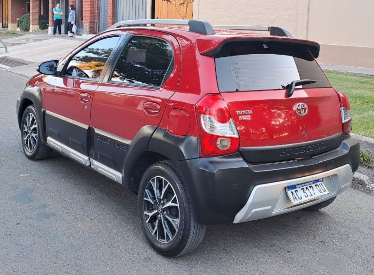 Toyota Etios Usado en Mendoza, deRuedas