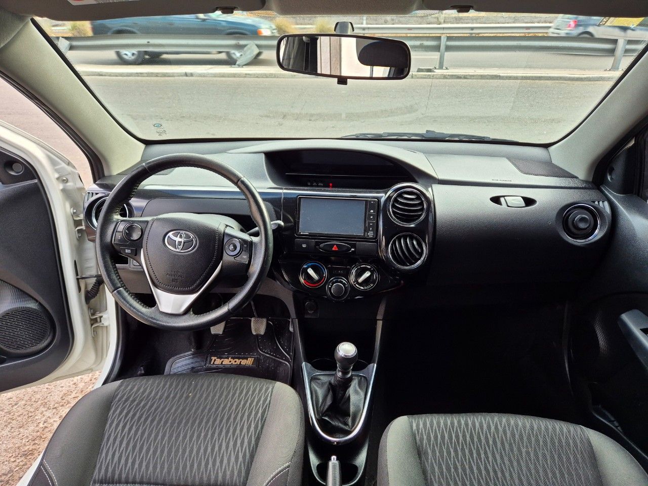 Toyota Etios Usado en Mendoza, deRuedas