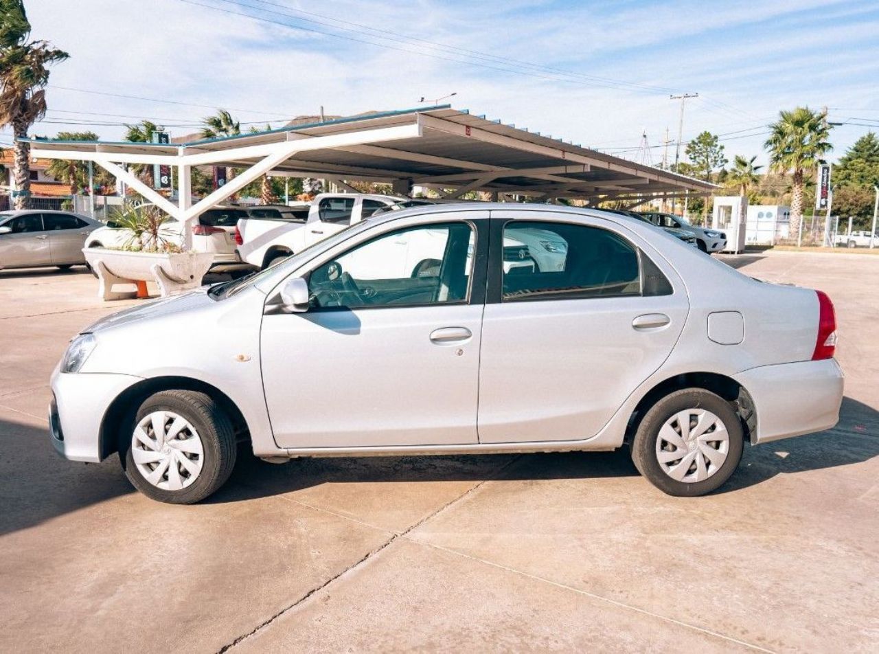 Toyota Etios Usado en San Luis, deRuedas