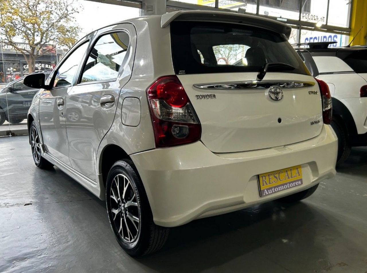 Toyota Etios Usado Financiado en Córdoba, deRuedas