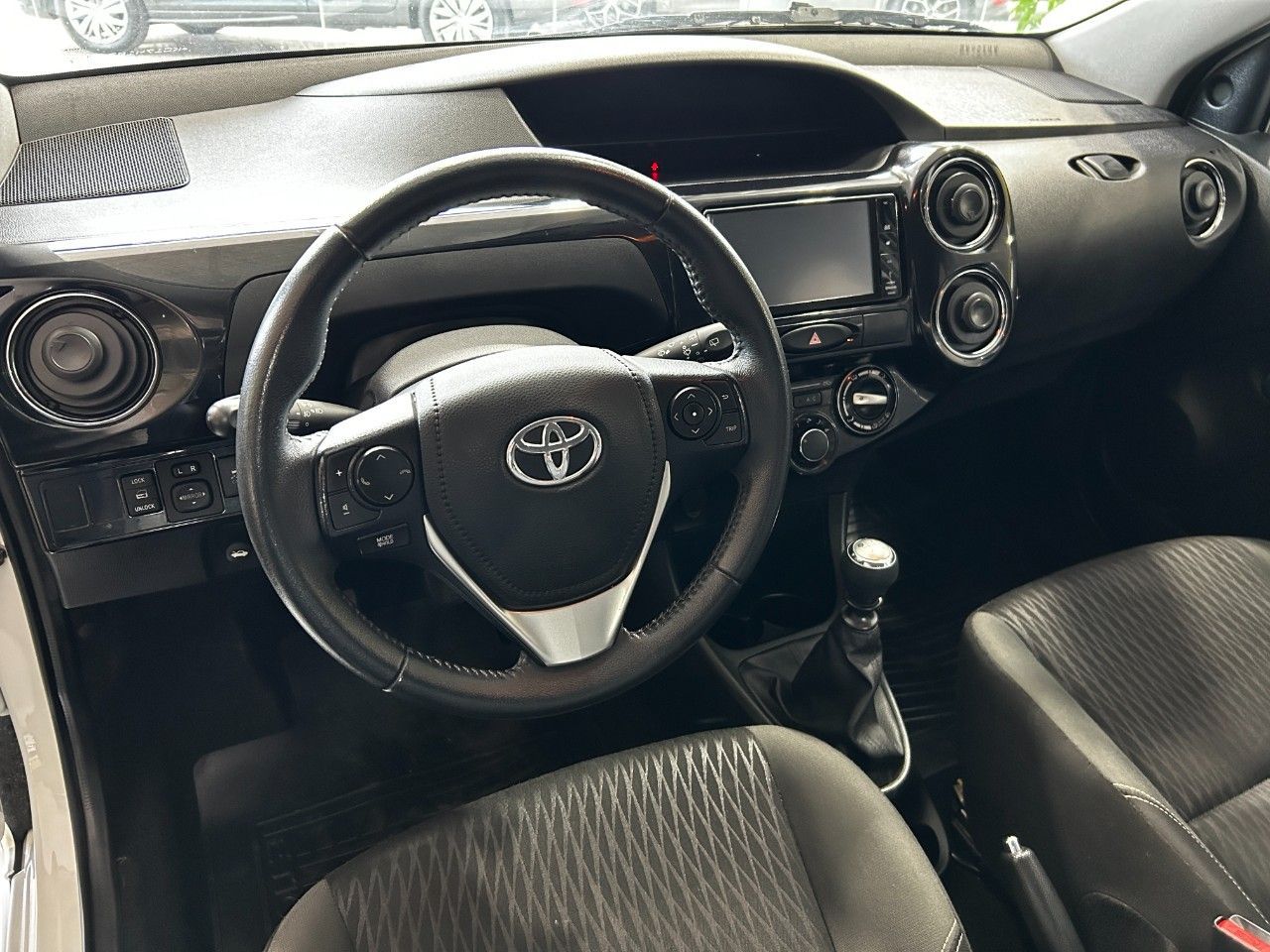 Toyota Etios Usado Financiado en Córdoba, deRuedas