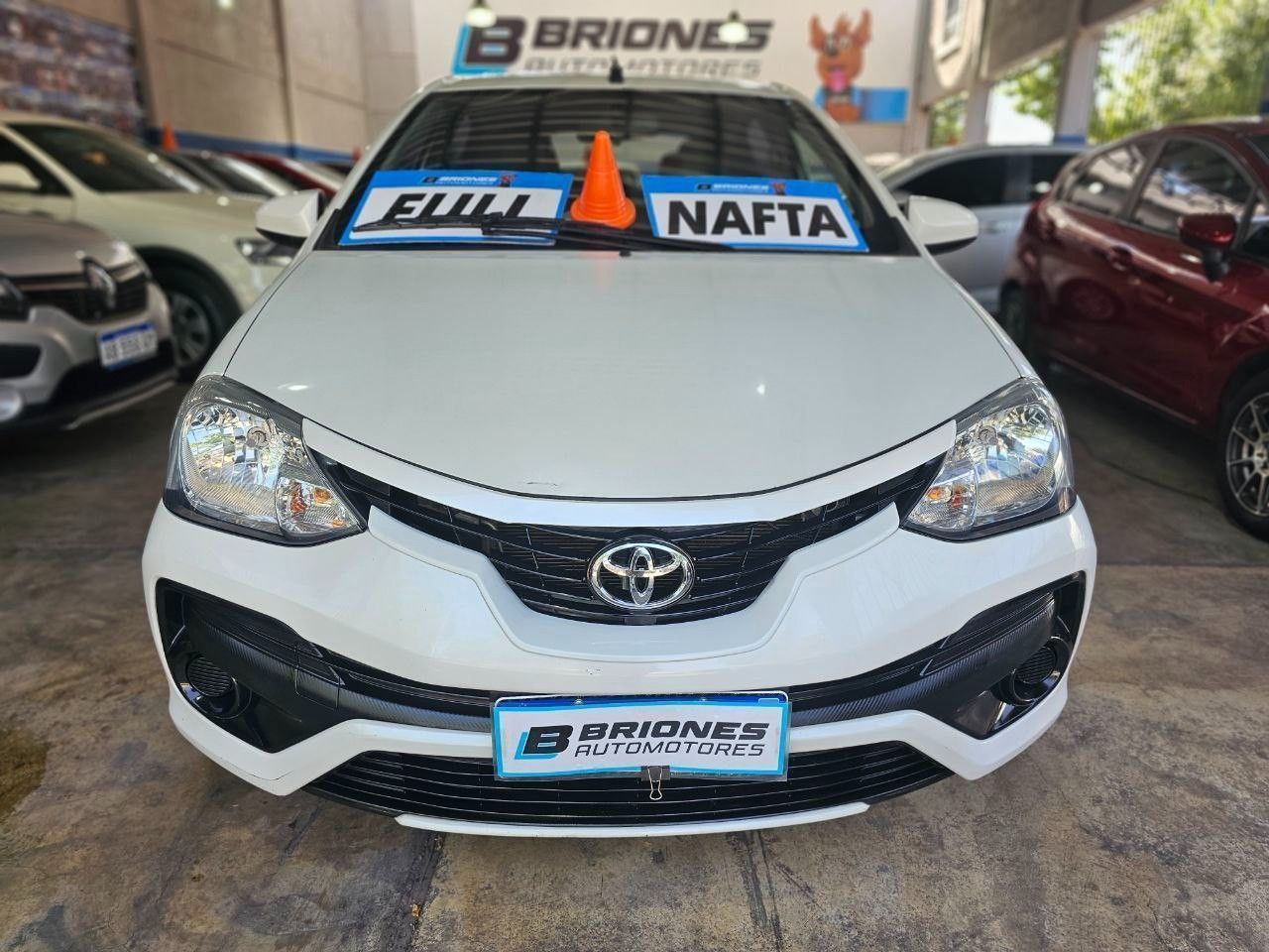 Toyota Etios Usado en Mendoza, deRuedas