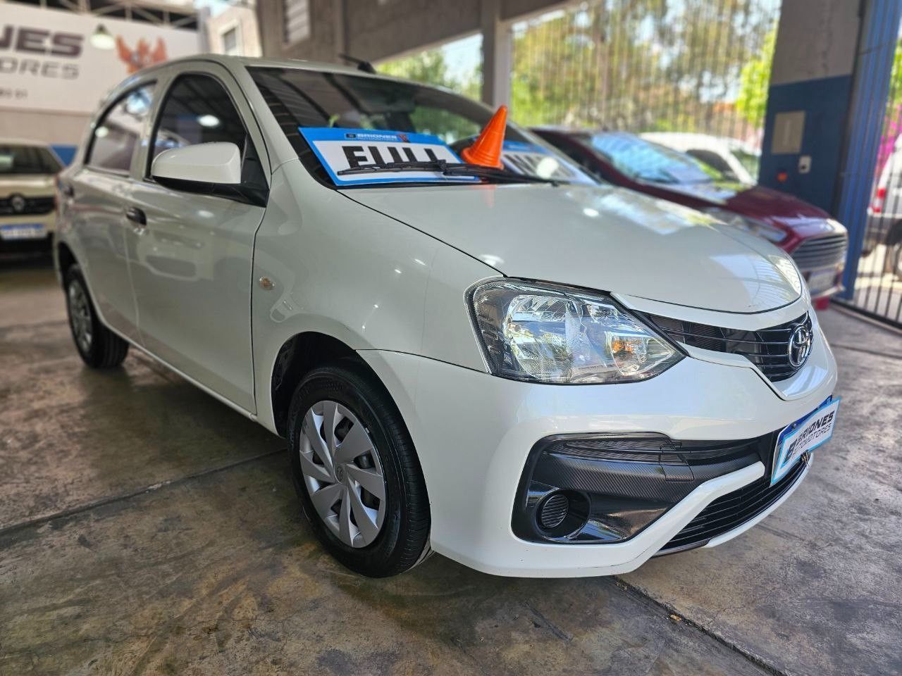 Toyota Etios Usado en Mendoza, deRuedas
