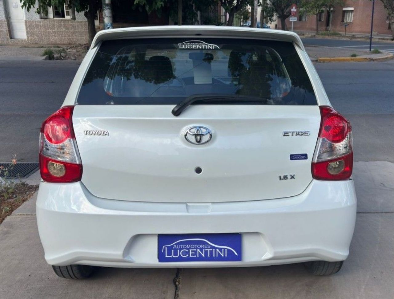 Toyota Etios Usado Financiado en Mendoza, deRuedas