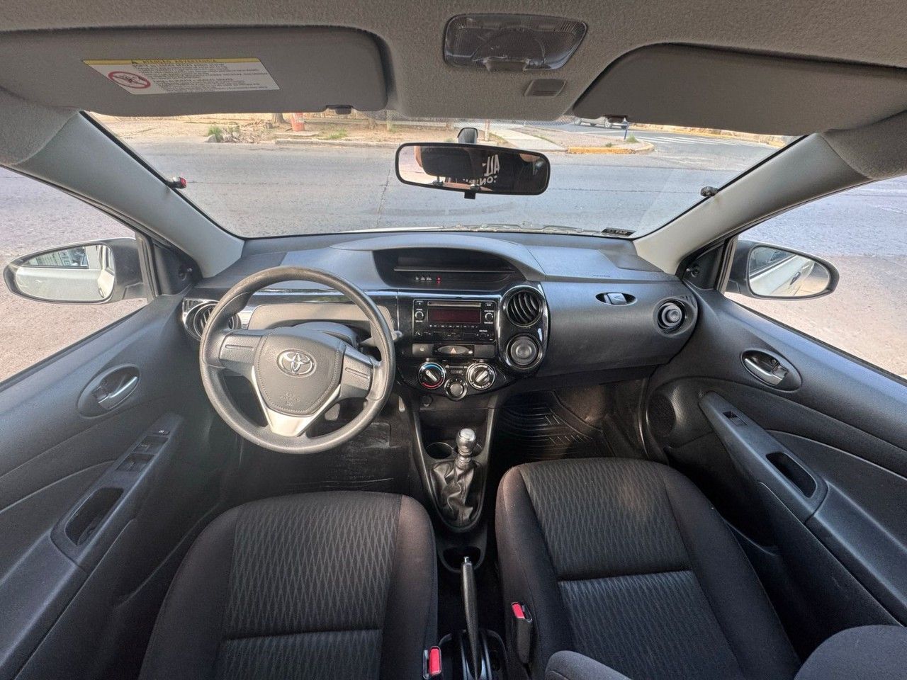 Toyota Etios Usado Financiado en Mendoza, deRuedas