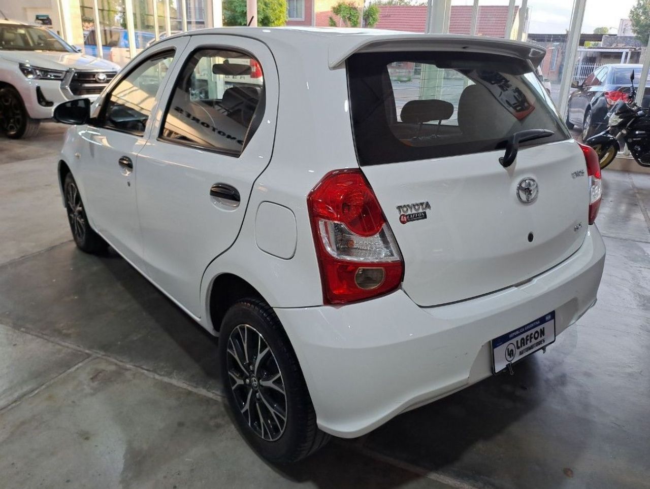 Toyota Etios Usado en Mendoza, deRuedas