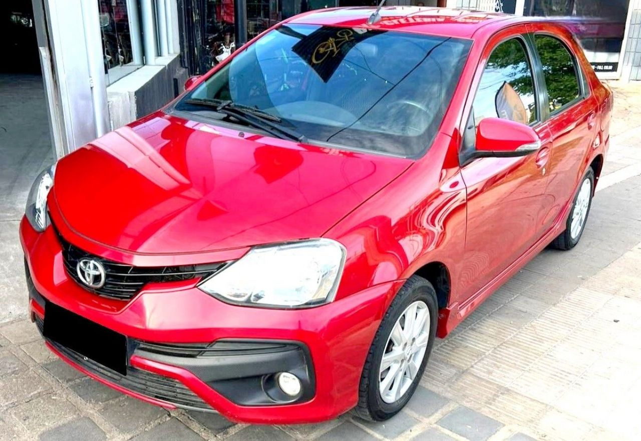 Toyota Etios Usado Financiado en Córdoba, deRuedas