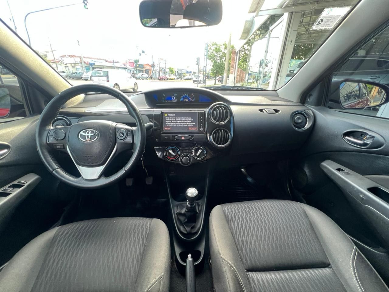 Toyota Etios Usado Financiado en Córdoba, deRuedas