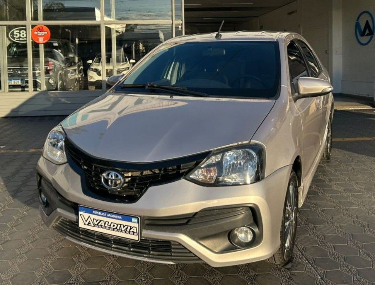 Toyota Etios Usado Financiado en Mendoza, deRuedas