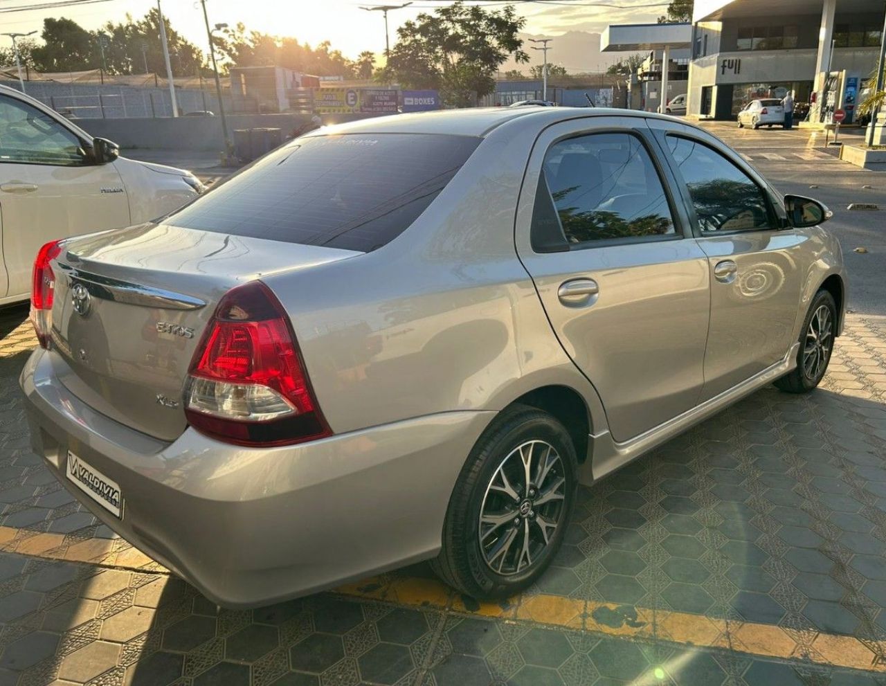 Toyota Etios Usado Financiado en Mendoza, deRuedas