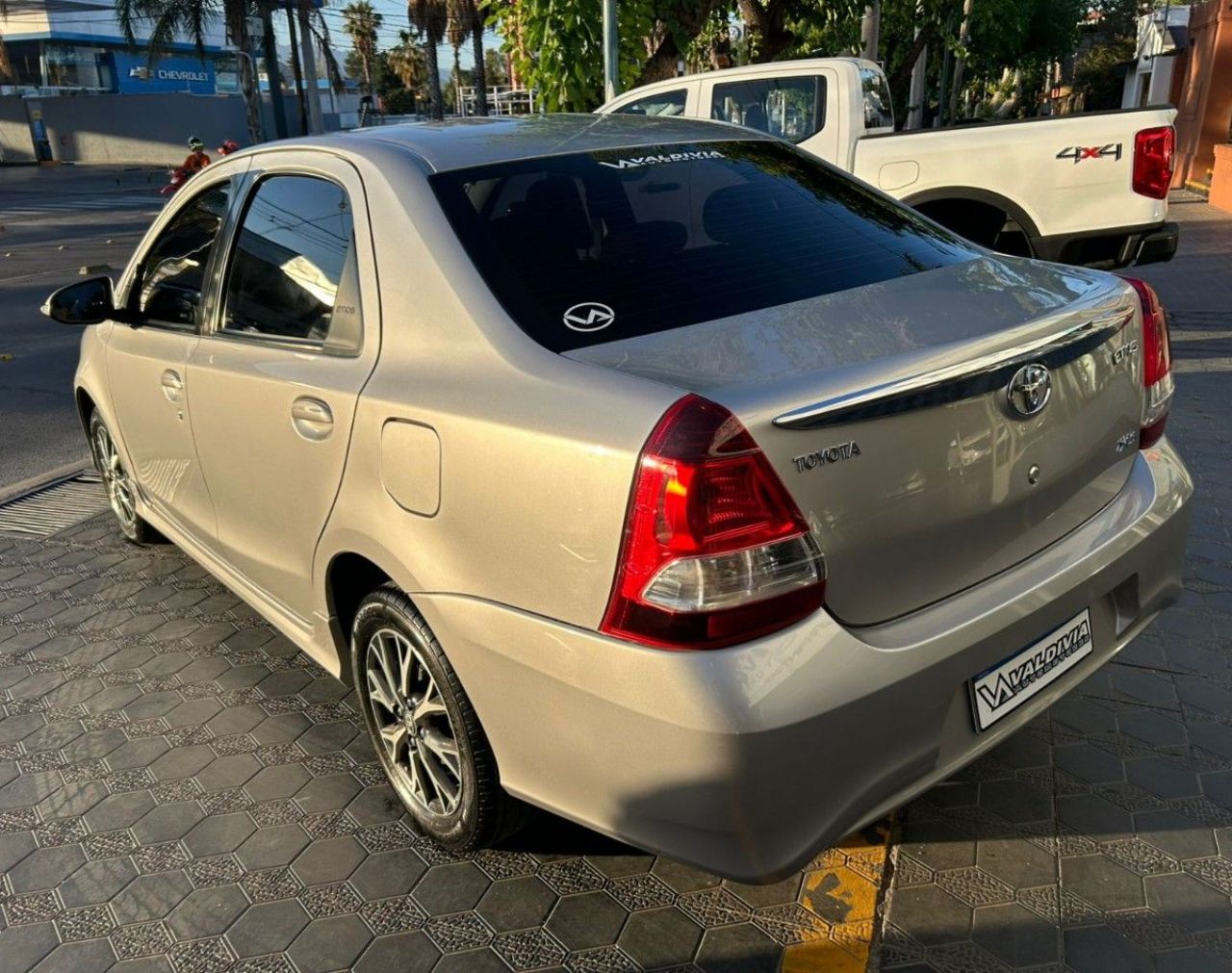Toyota Etios Usado Financiado en Mendoza, deRuedas