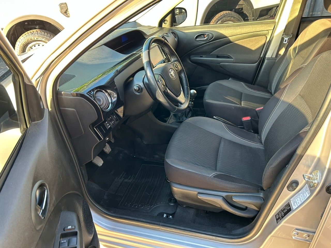 Toyota Etios Usado Financiado en Mendoza, deRuedas
