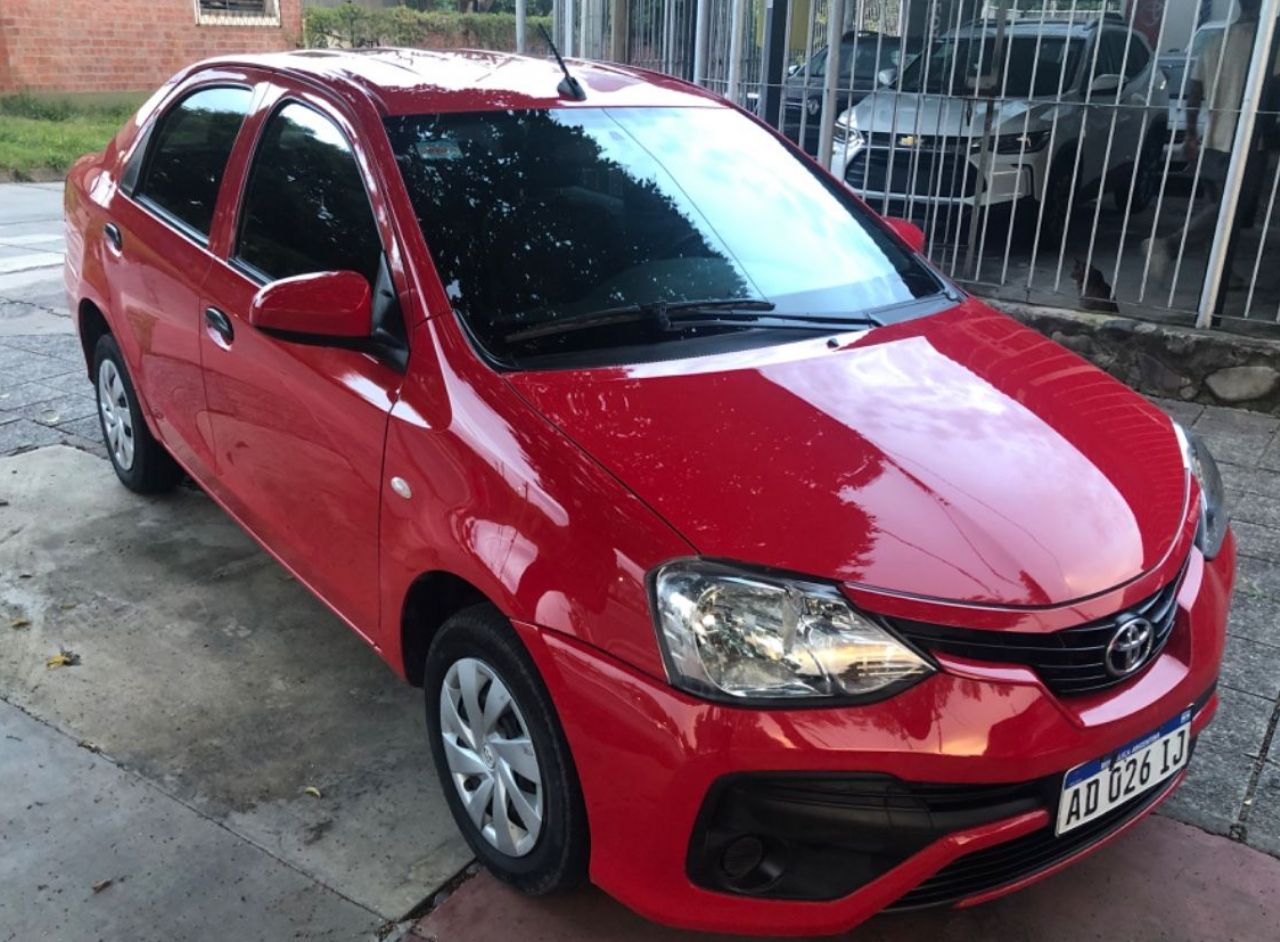 Toyota Etios Usado en Salta, deRuedas