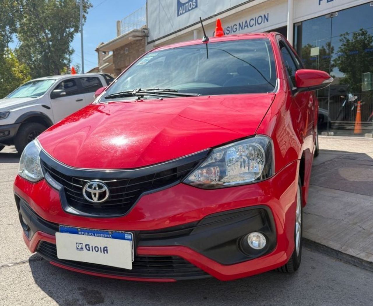Toyota Etios Usado Financiado en Mendoza, deRuedas