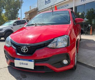 Toyota Etios Usado en Mendoza Financiado