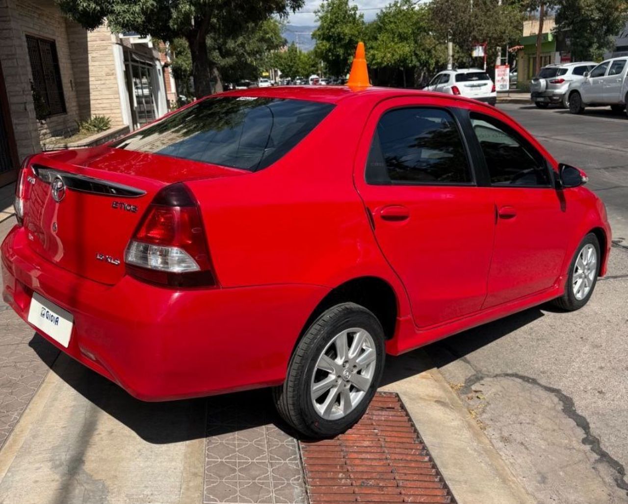 Toyota Etios Usado Financiado en Mendoza, deRuedas
