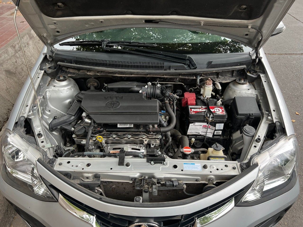 Toyota Etios Usado Financiado en Mendoza, deRuedas