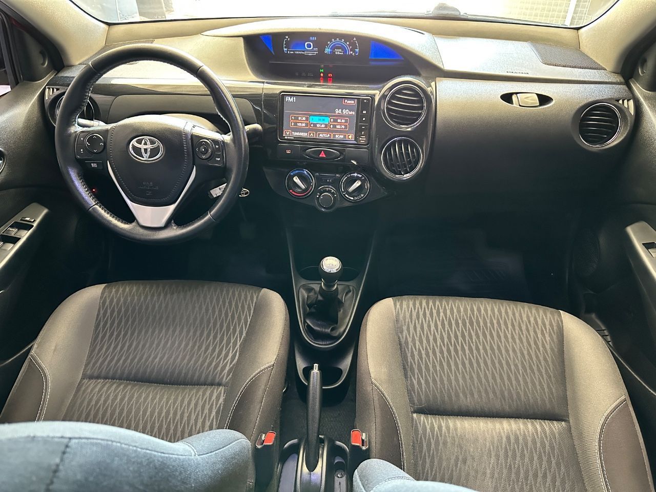 Toyota Etios Usado Financiado en Mendoza, deRuedas