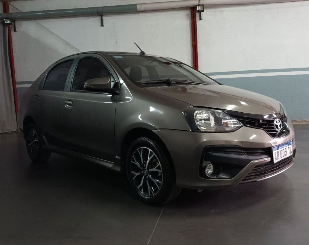 Toyota Etios Usado Financiado en Mendoza, deRuedas