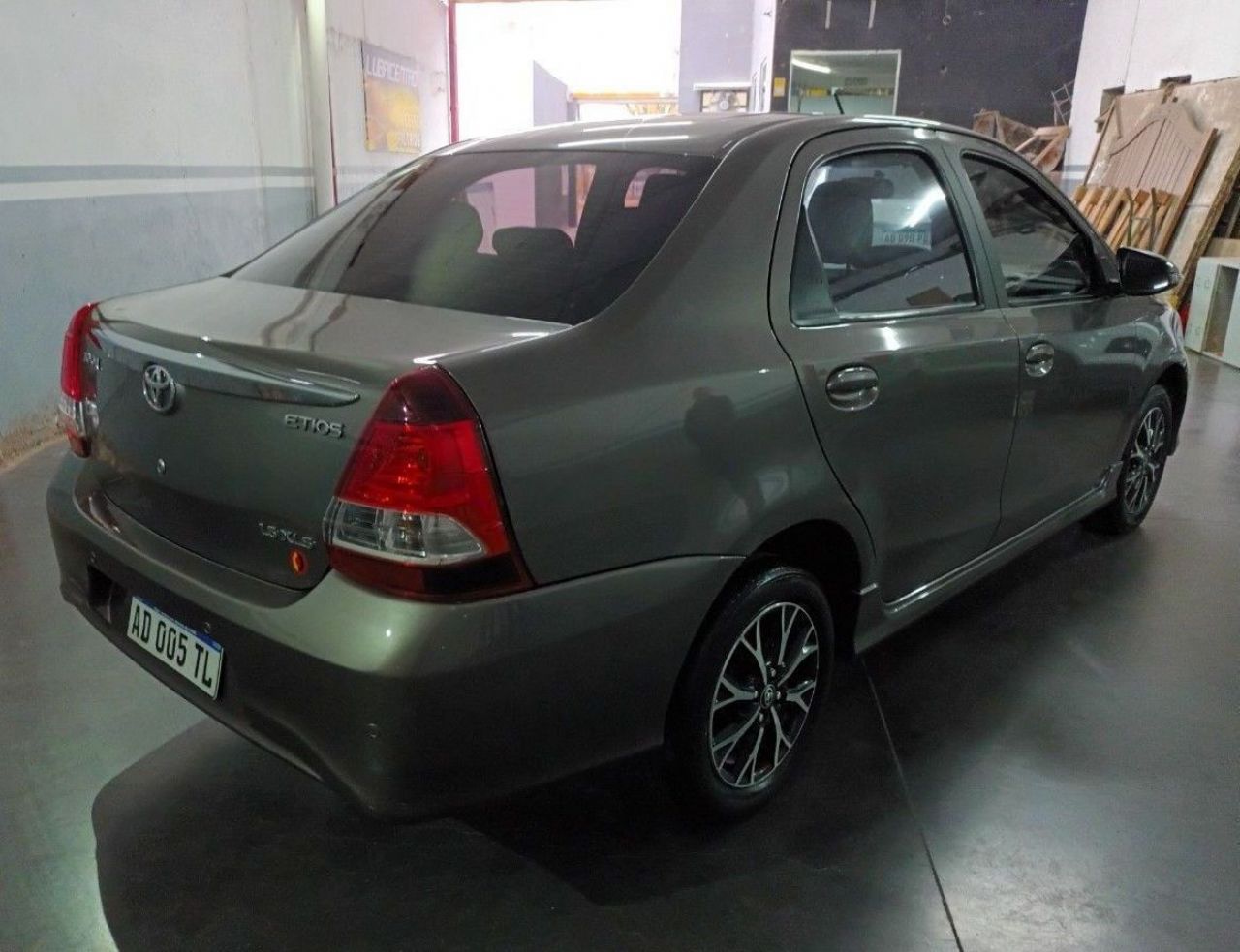 Toyota Etios Usado Financiado en Mendoza, deRuedas