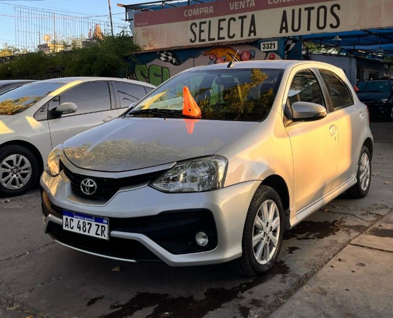 Toyota Etios Usado en Mendoza, deRuedas
