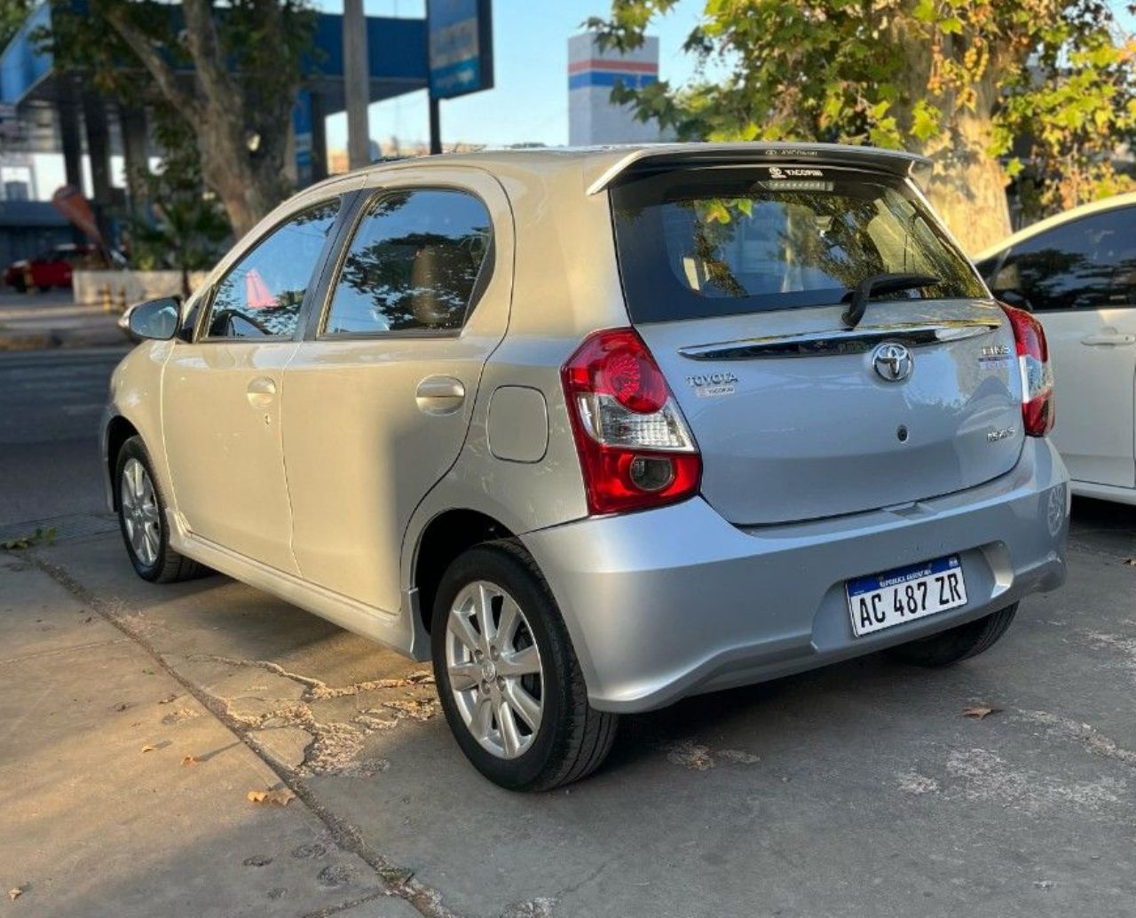 Toyota Etios Usado en Mendoza, deRuedas